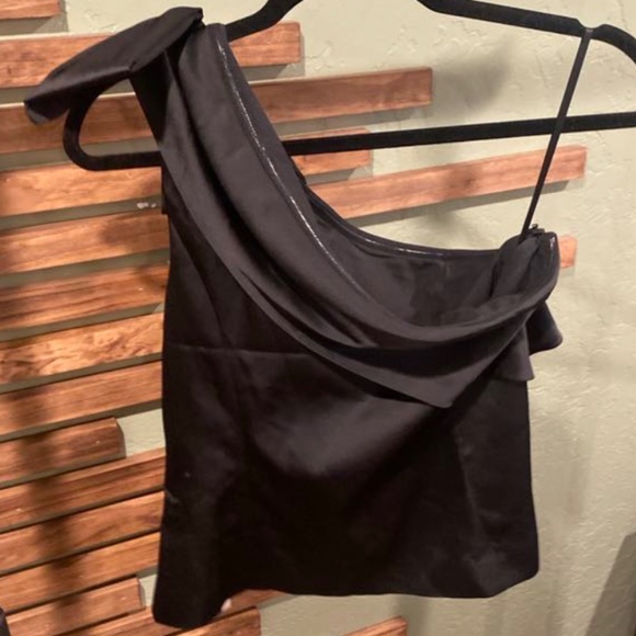 Gorgeous Black fancy one strap top with bow - Picture 5 of 11